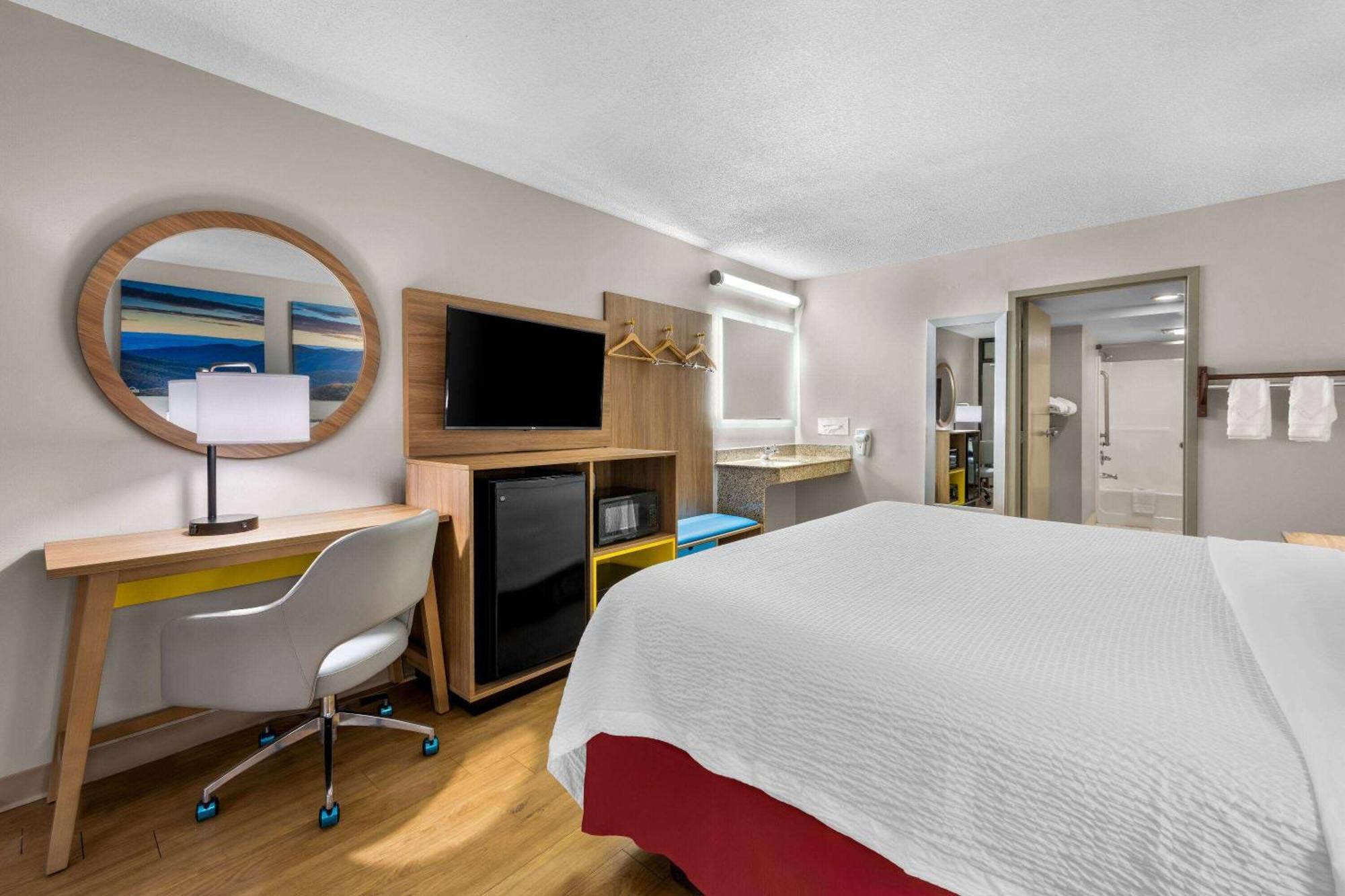 Days Inn By Wyndham Raleigh Midtown Bagian luar foto