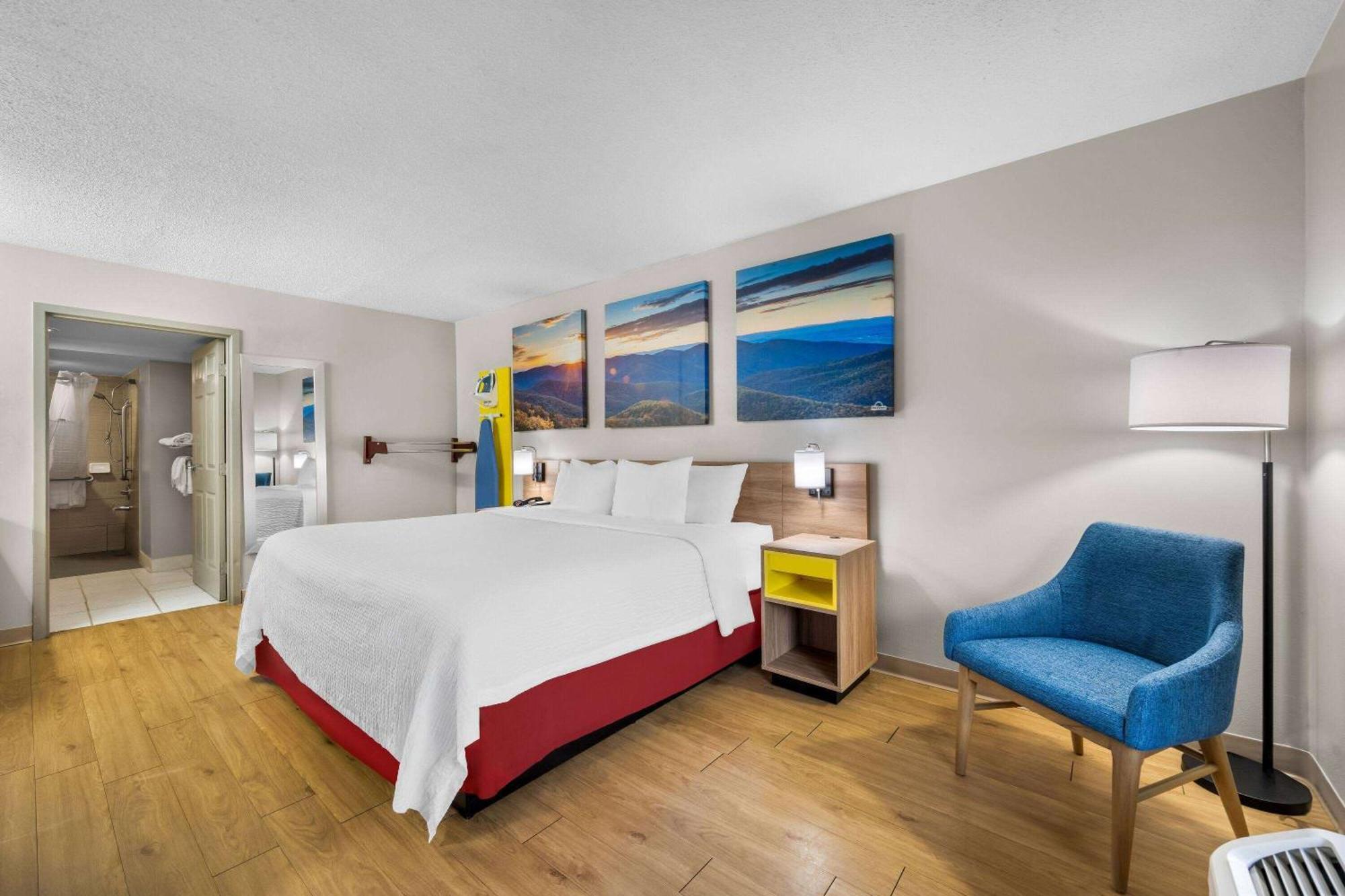 Days Inn By Wyndham Raleigh Midtown Bagian luar foto