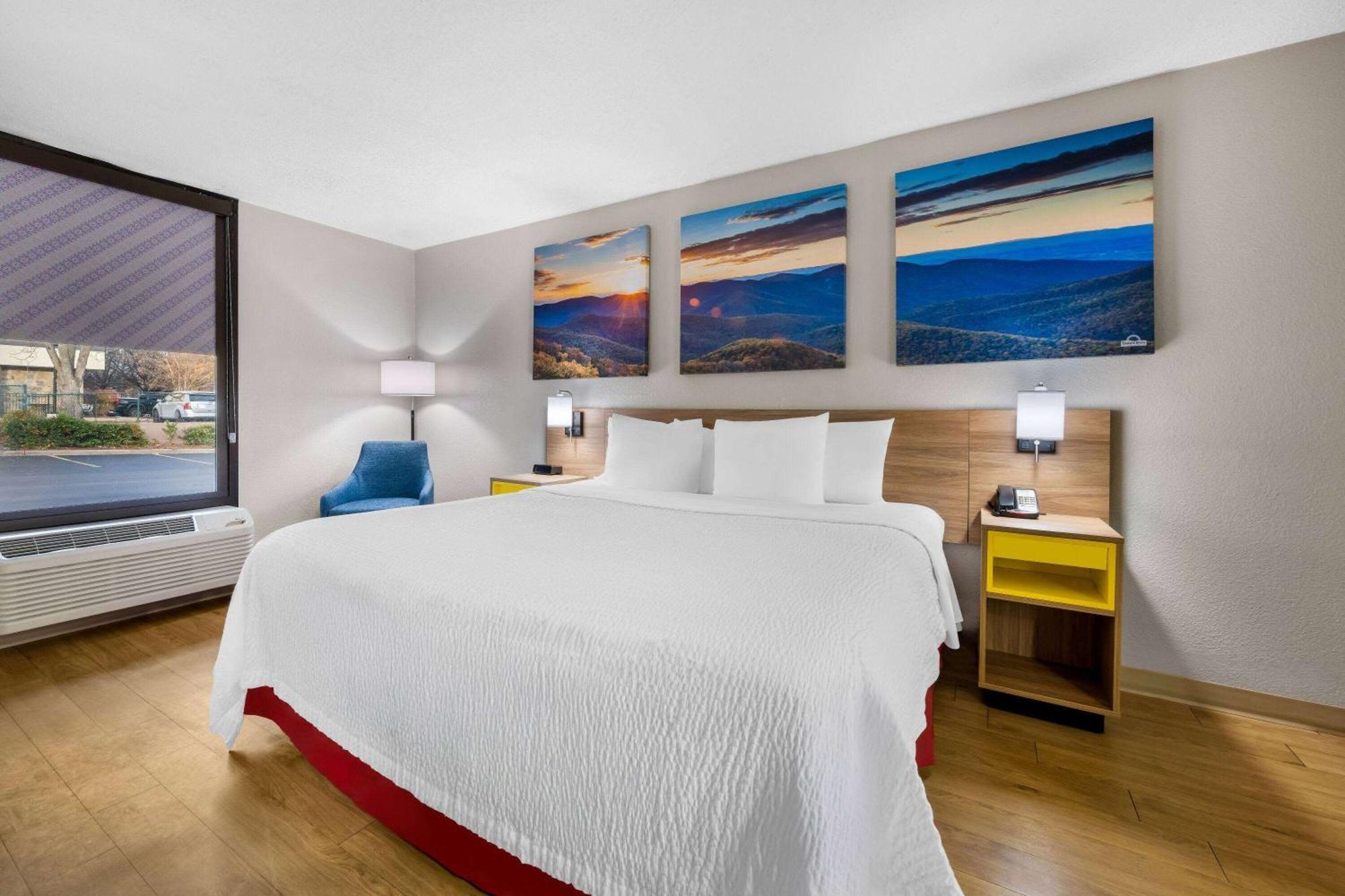 Days Inn By Wyndham Raleigh Midtown Bagian luar foto