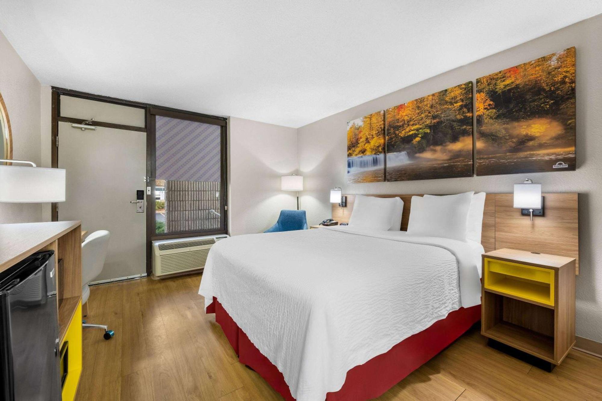 Days Inn By Wyndham Raleigh Midtown Bagian luar foto