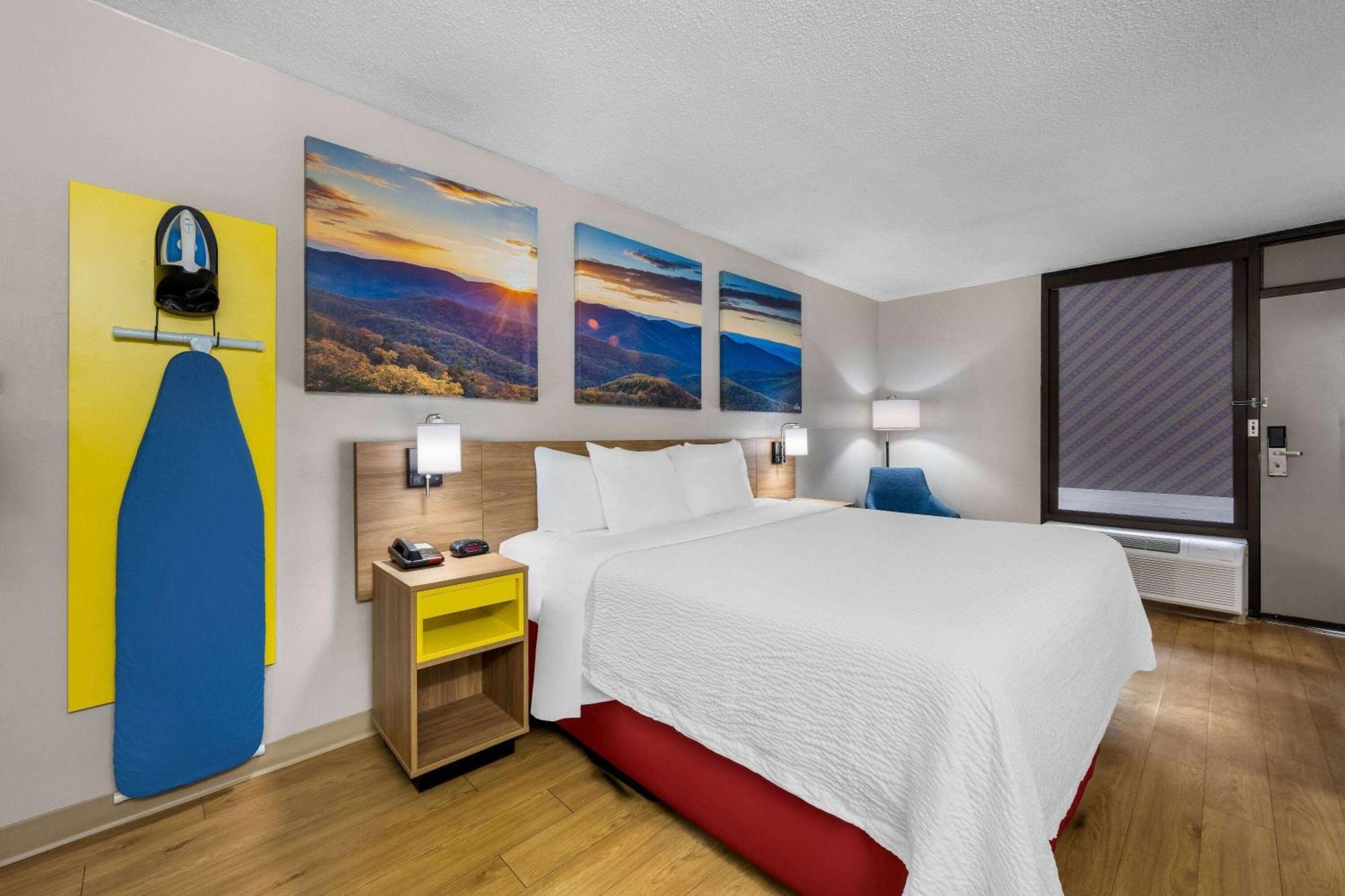 Days Inn By Wyndham Raleigh Midtown Bagian luar foto