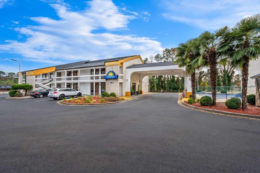 Days Inn By Wyndham Raleigh Midtown Bagian luar foto